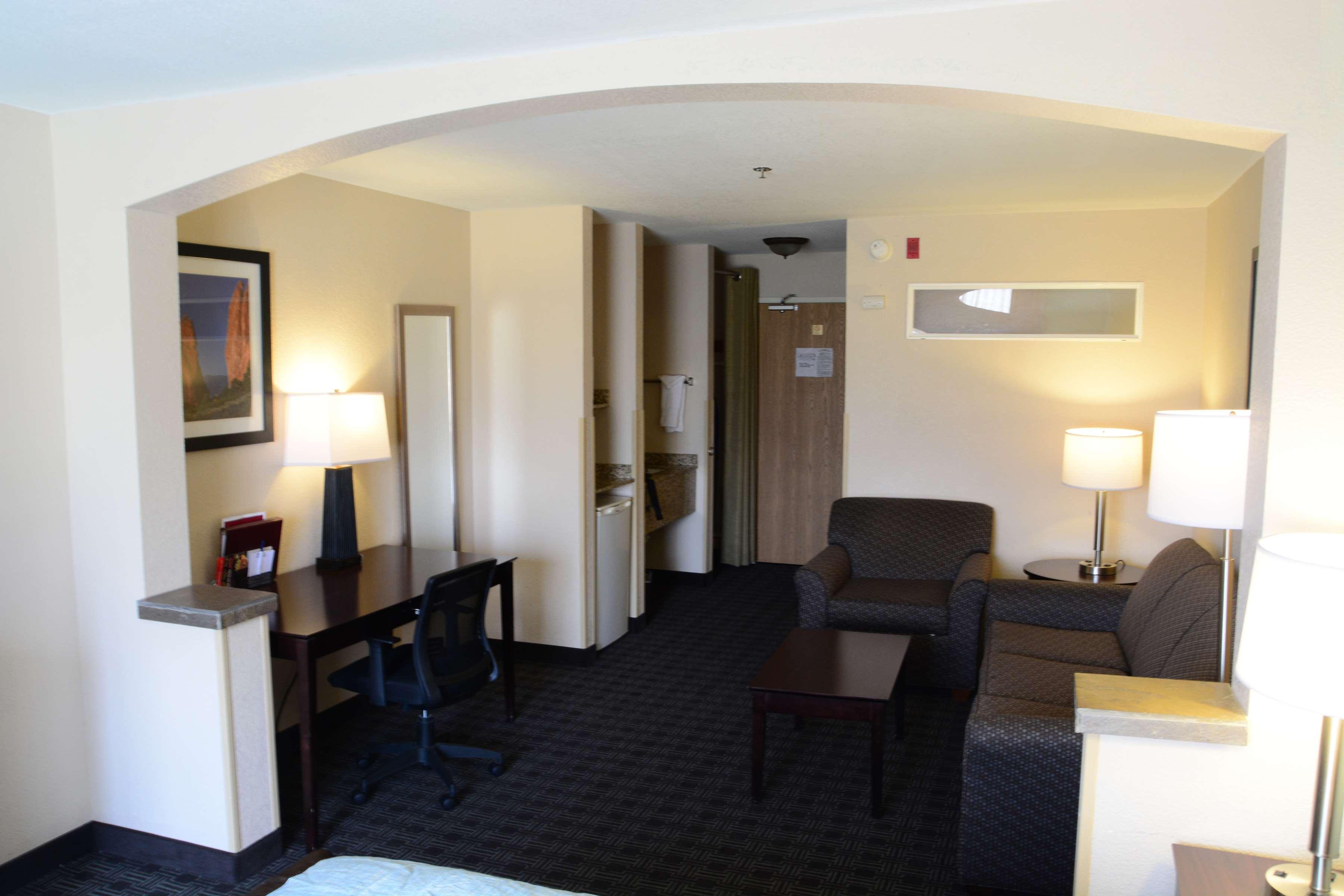 Best Western Plus Gateway Inn & Suites - אורורה מראה חיצוני תמונה