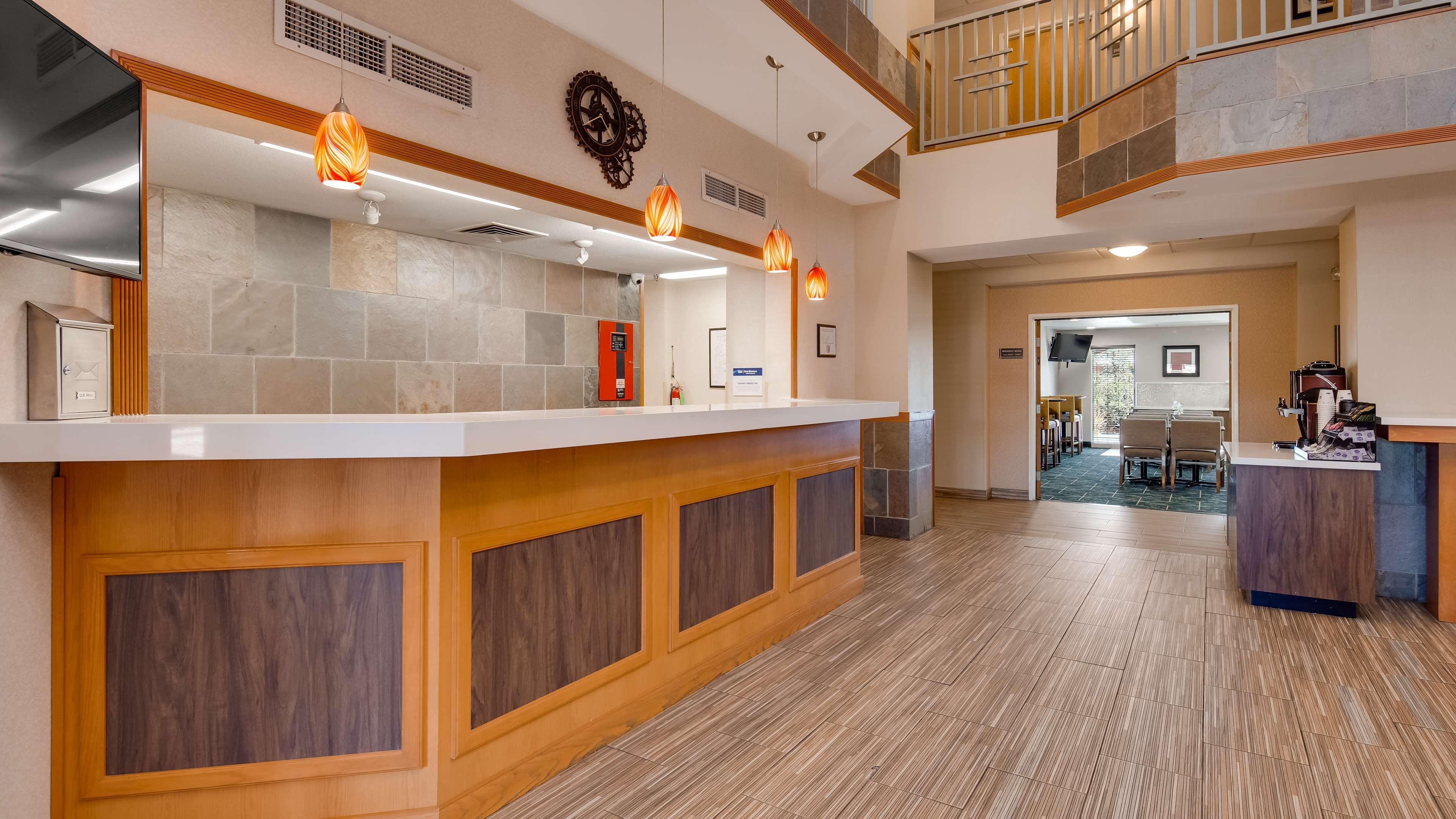 Best Western Plus Gateway Inn & Suites - אורורה מראה חיצוני תמונה