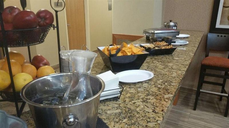 Best Western Plus Gateway Inn & Suites - אורורה מראה חיצוני תמונה