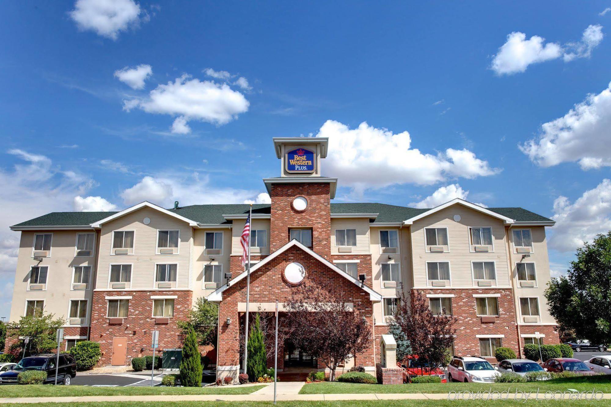 Best Western Plus Gateway Inn & Suites - אורורה מראה חיצוני תמונה